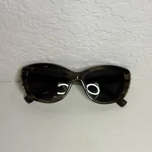 Valentino V649S 001 Black Rockstud Cat Eye Sunglasses Made in Italy Valentino V650S 001 Gloss Black RockStud Sunglasses FRAME  main image 2